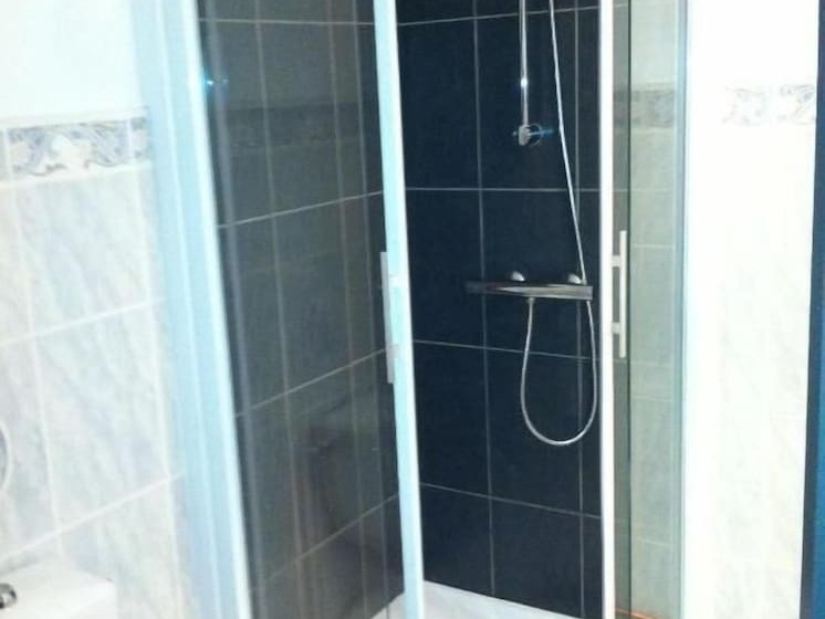 Отель Hôtel Les Frangins