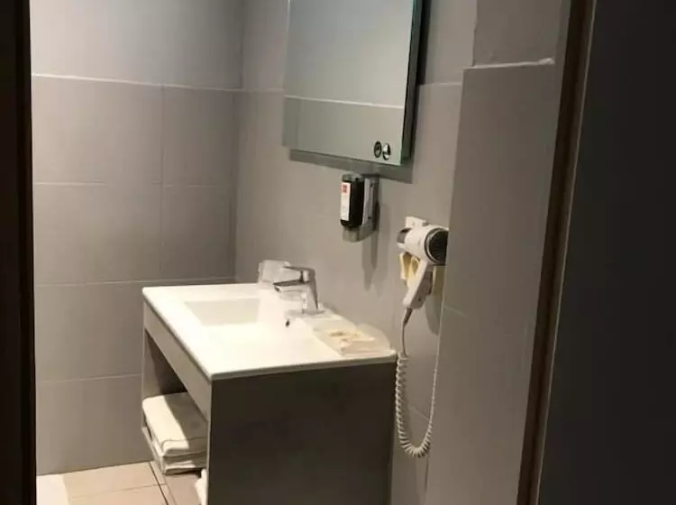 Hotelli Hôtel Les Frangins