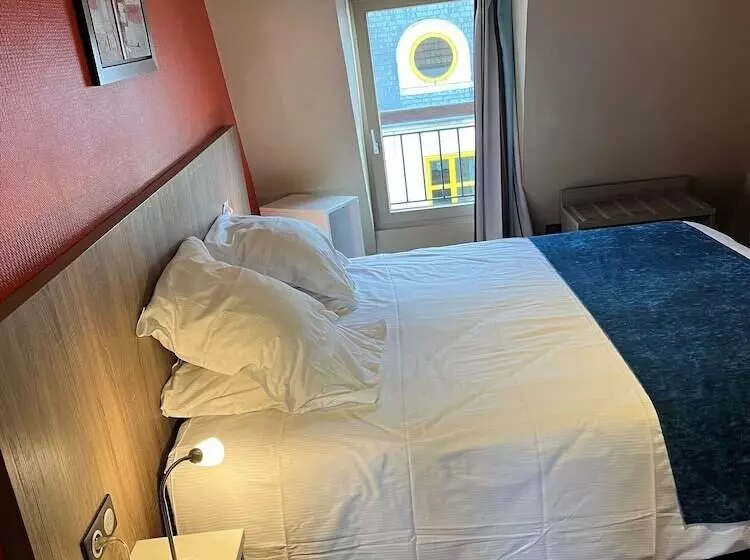 Hotelli Hôtel Les Frangins