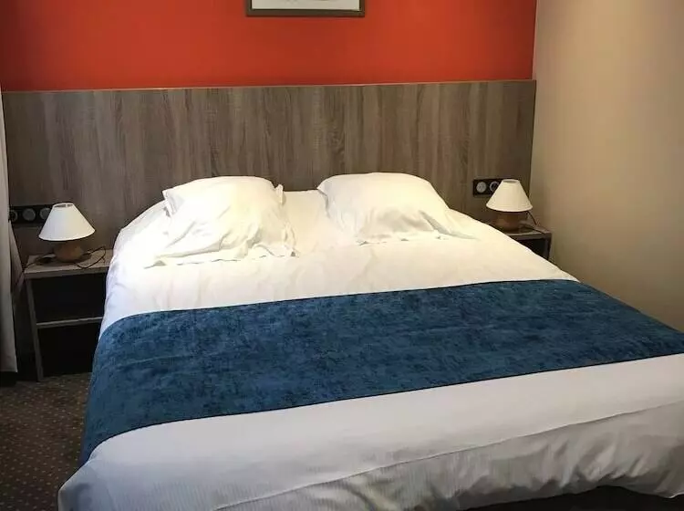 Hotelli Hôtel Les Frangins