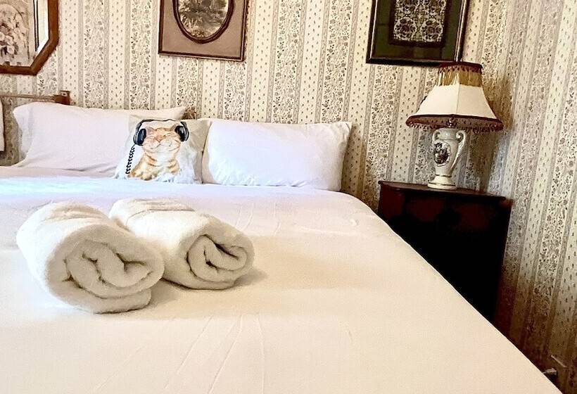 Отель La More At The Bisbee Inn