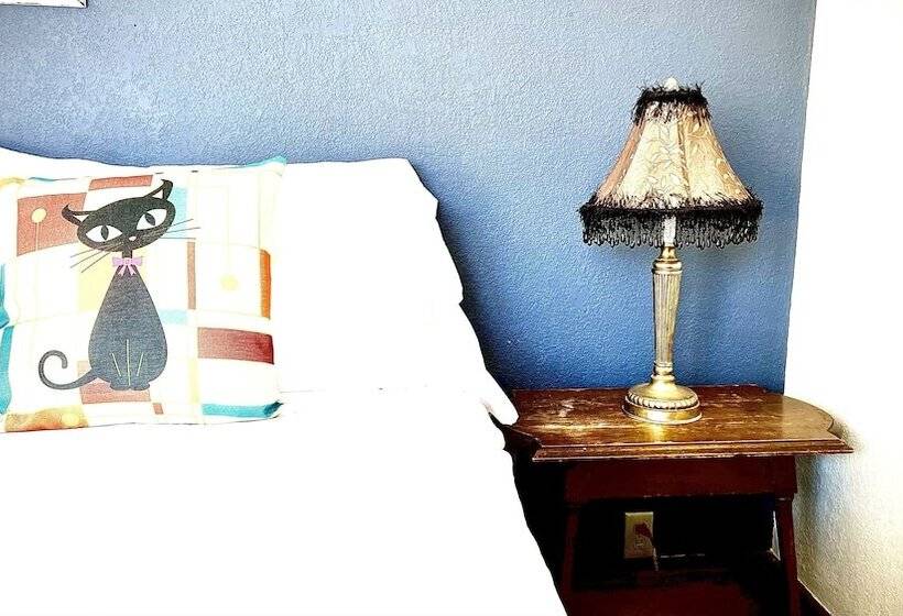 Отель La More At The Bisbee Inn