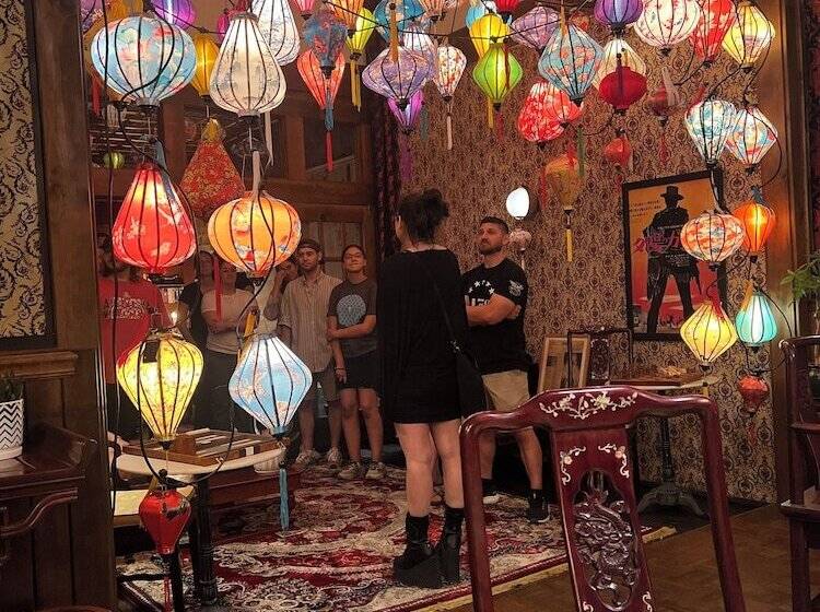 Отель La More At The Bisbee Inn