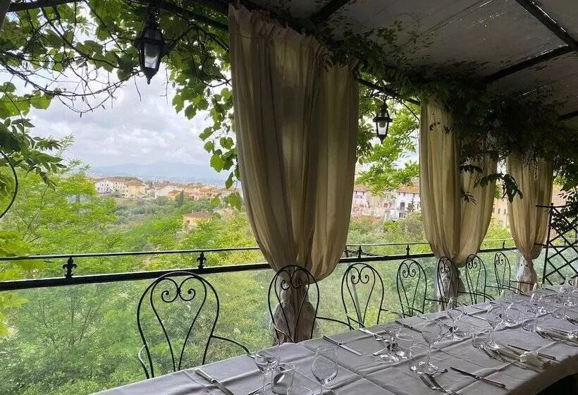 Hotelli Quattro Gigli Palace