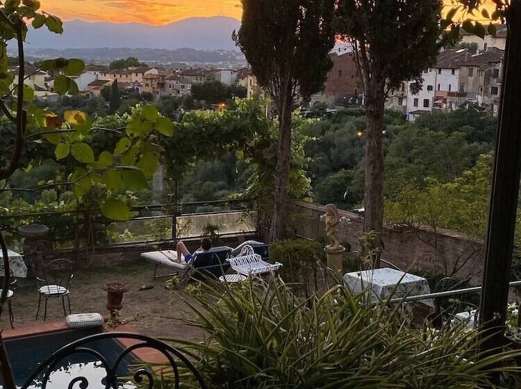 בית מלון כפרי Quattro Gigli Palace