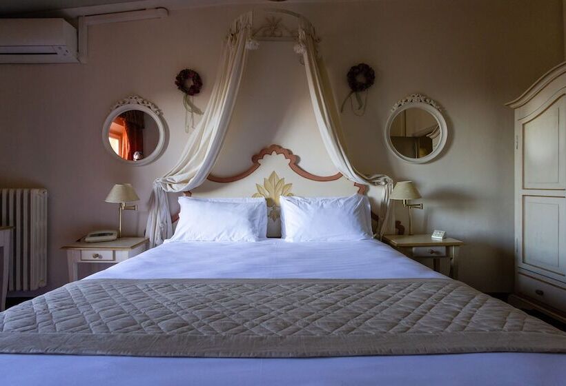 בית מלון כפרי Quattro Gigli Palace