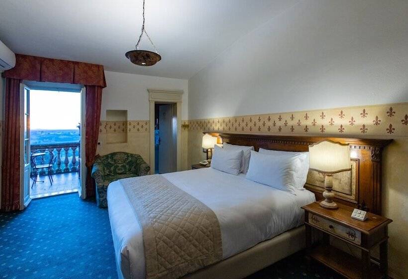 בית מלון כפרי Quattro Gigli Palace