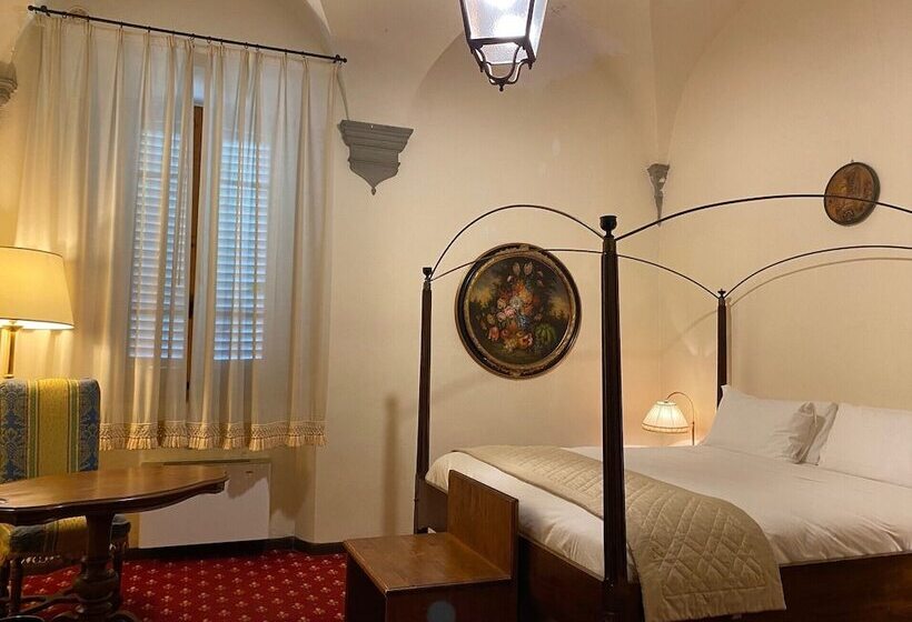 בית מלון כפרי Quattro Gigli Palace