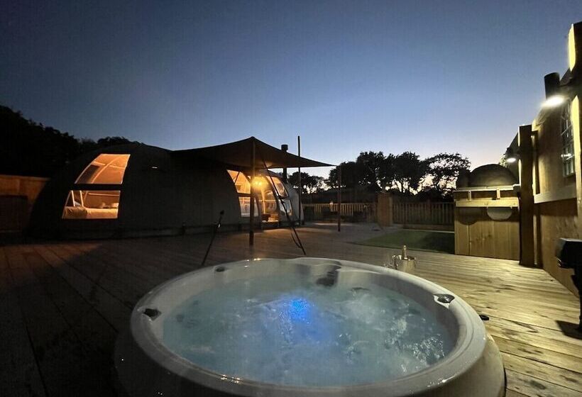 Hotel Sunrise Dome Tent