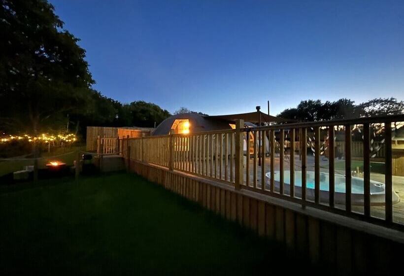 Hotel Sunrise Dome Tent