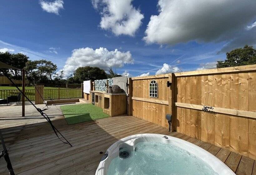 Hotel Sunrise Dome Tent