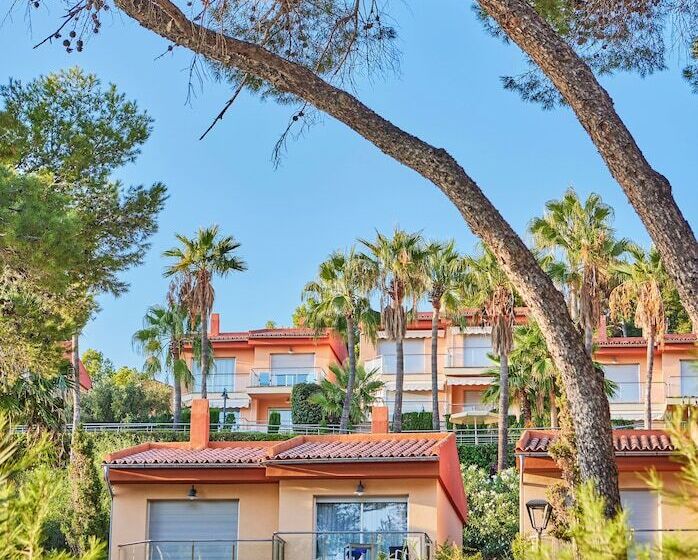 هتل Universal Aquamarin Beach Houses