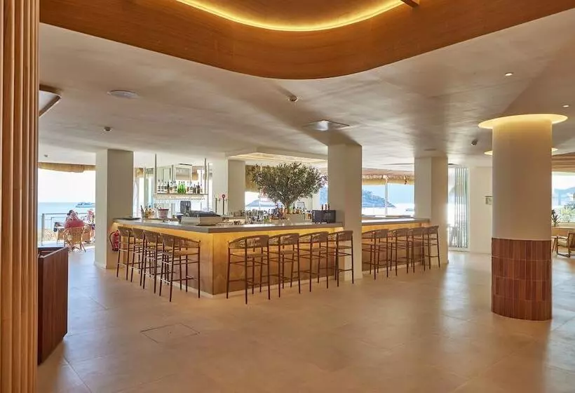 Hotelli Universal Aquamarin Beach Houses