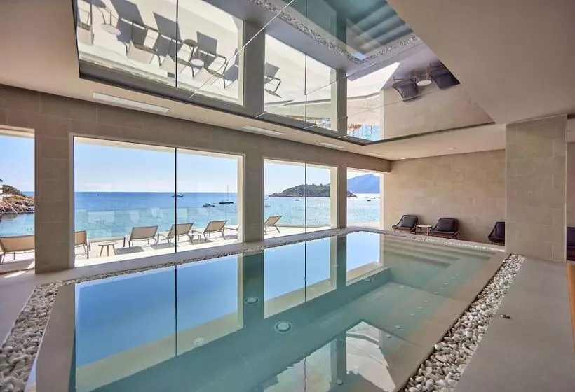 Hotelli Universal Aquamarin Beach Houses