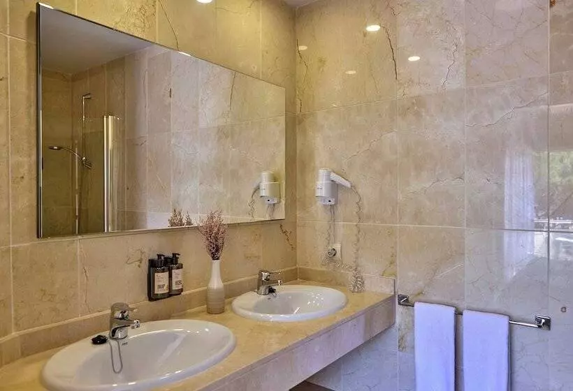 Hotelli Universal Aquamarin Beach Houses