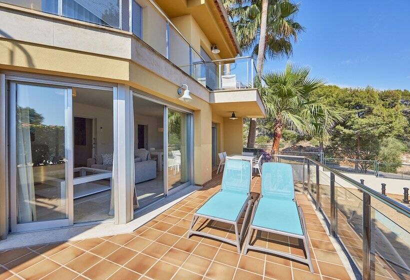 هتل Universal Aquamarin Beach Houses