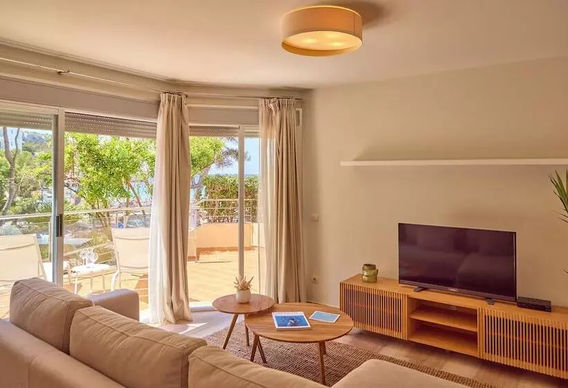 Hotelli Universal Aquamarin Beach Houses