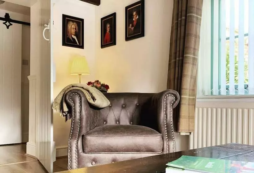Hovell Hall  Country B&b