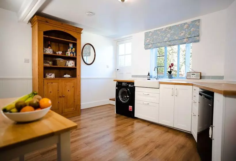 Hovell Hall  Country B&b