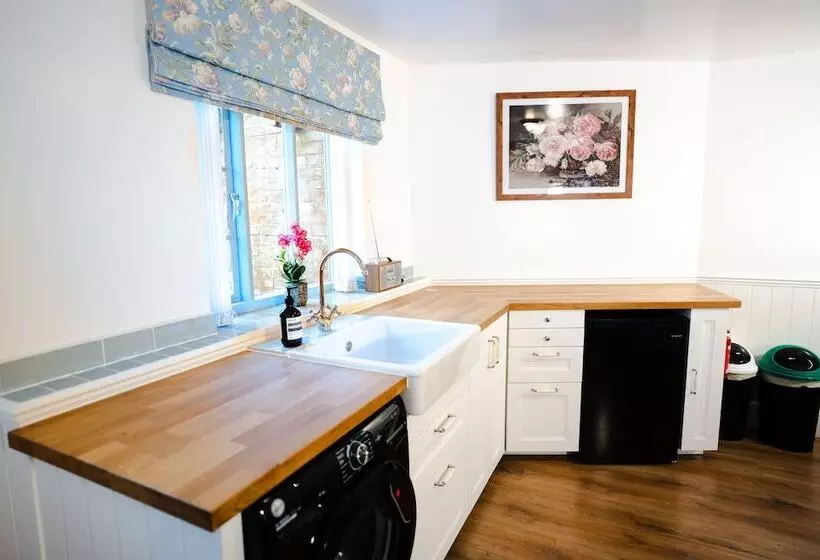 Hovell Hall  Country B&b