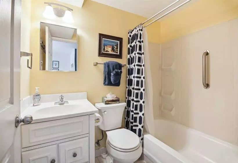 Key West Charming By Avantstay Communal Pool Gated Community Near Fort Zachary Taylor Park Week Long