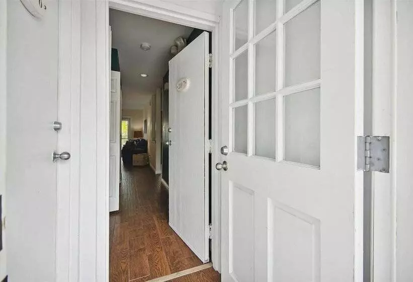 Key West Charming By Avantstay Communal Pool Gated Community Near Fort Zachary Taylor Park Week Long