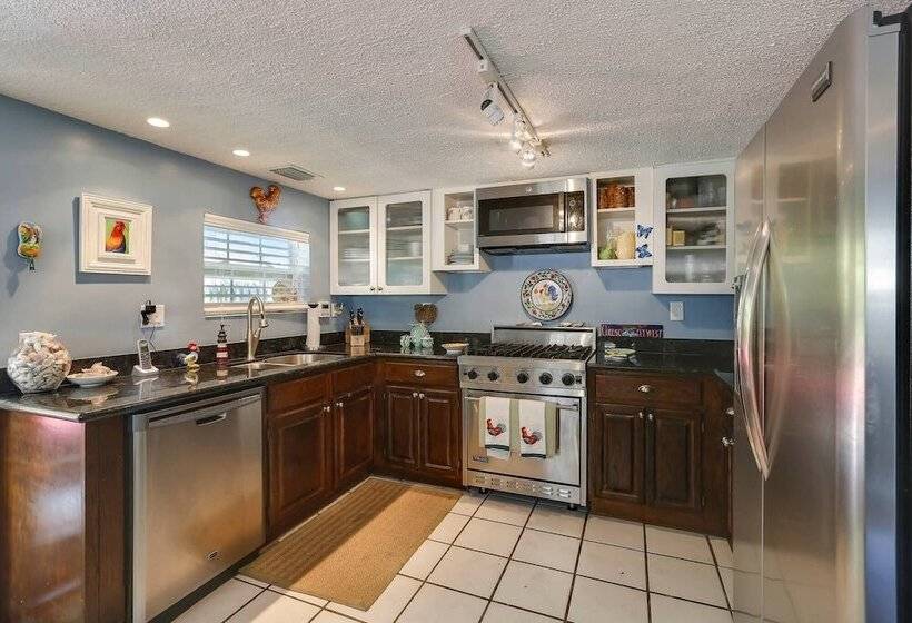 La Casita By Avantstay Steps To Duval Street In Key West! Month Long Stays Only