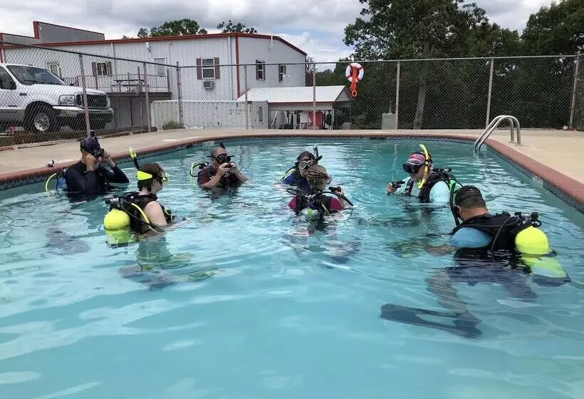 Motelli Beaver Dam Dive Shop And Resort