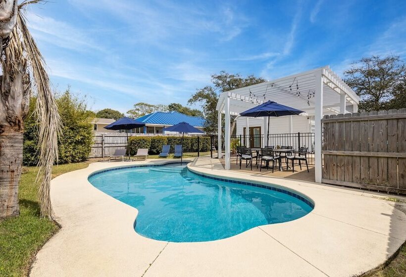Pelican Retreat By Avantstay 5 Mins To Beach Pet Friendly W/ Pool & Bbq!
