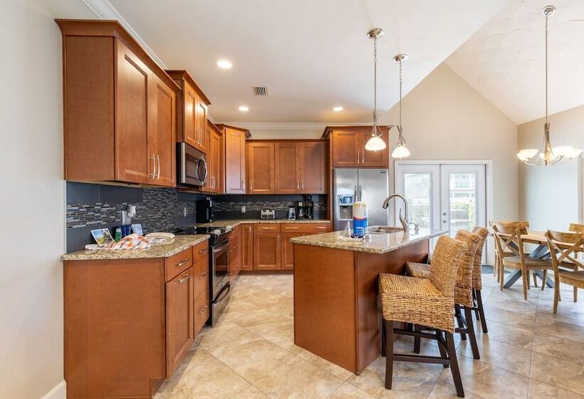 Pelican Retreat By Avantstay 5 Mins To Beach Pet Friendly W/ Pool & Bbq!