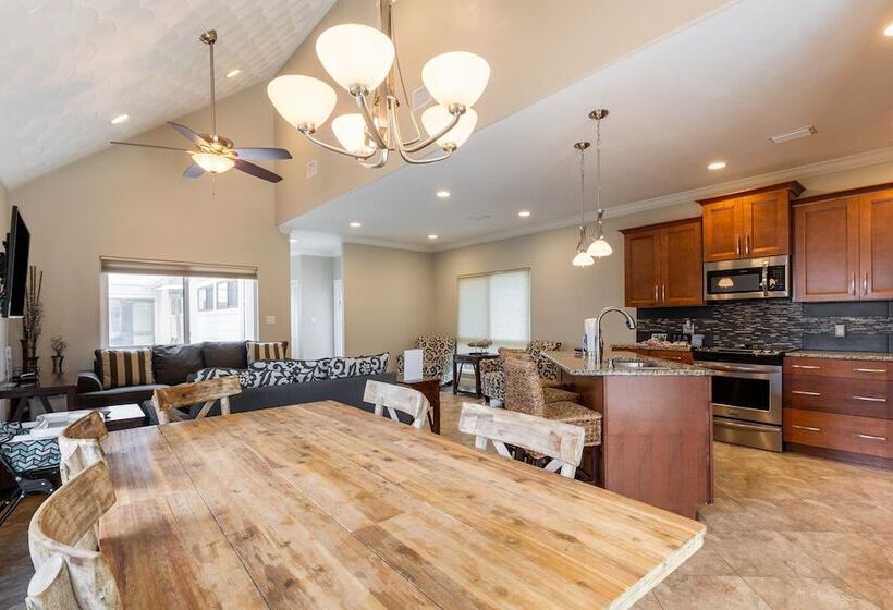 Pelican Retreat By Avantstay 5 Mins To Beach Pet Friendly W/ Pool & Bbq!