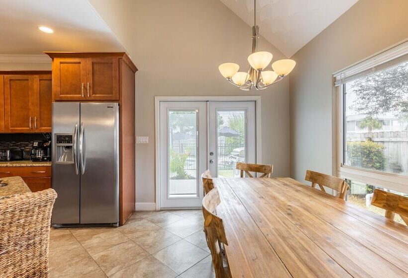 Pelican Retreat By Avantstay 5 Mins To Beach Pet Friendly W/ Pool & Bbq!