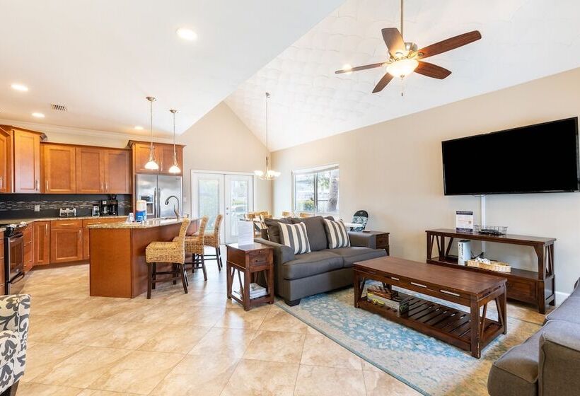 Pelican Retreat By Avantstay 5 Mins To Beach Pet Friendly W/ Pool & Bbq!