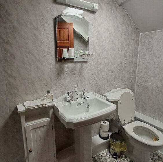 Пансион Coynant Farm Guest House