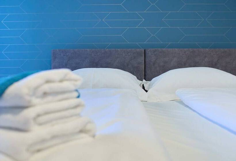 פנסיון Dominium City Suites