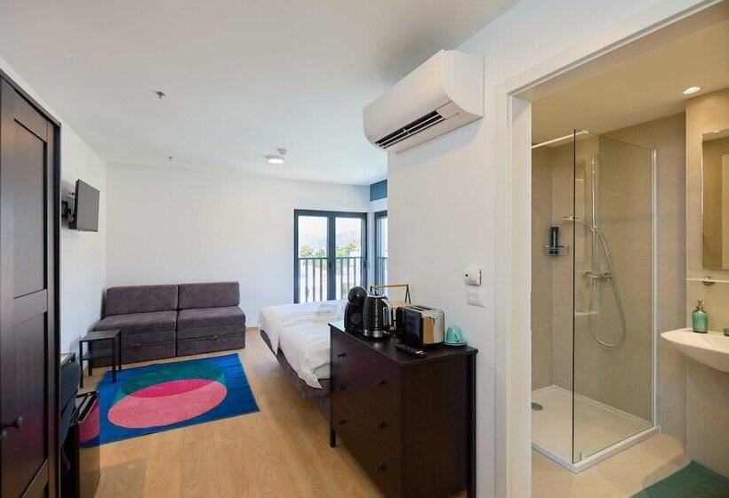 פנסיון Dominium City Suites