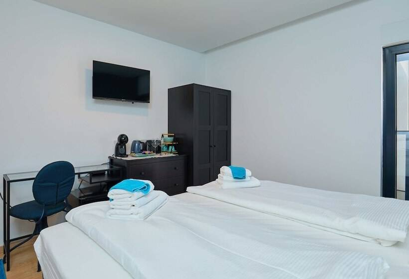 פנסיון Dominium City Suites