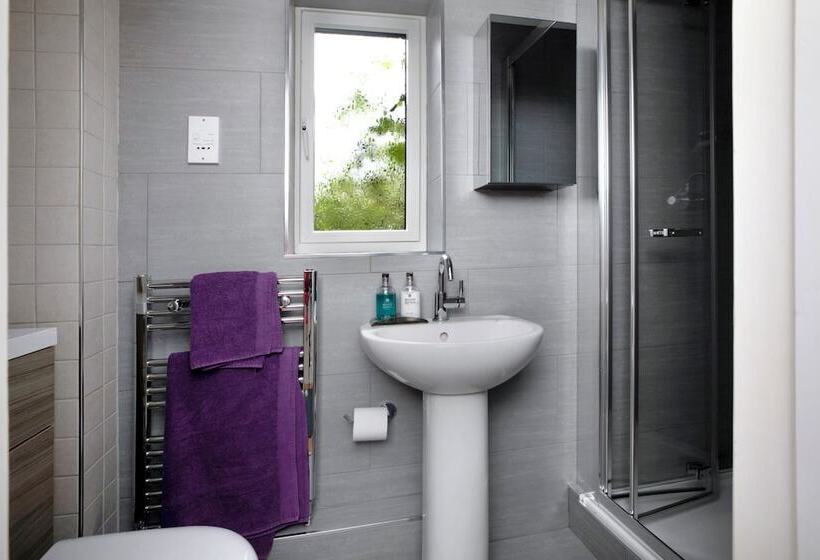 펜션 Halekulani Devon