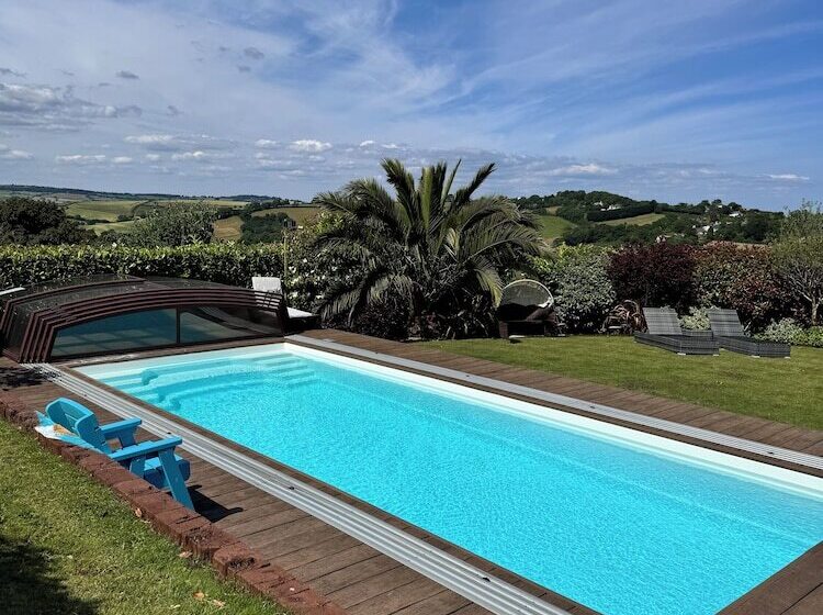 펜션 Halekulani Devon