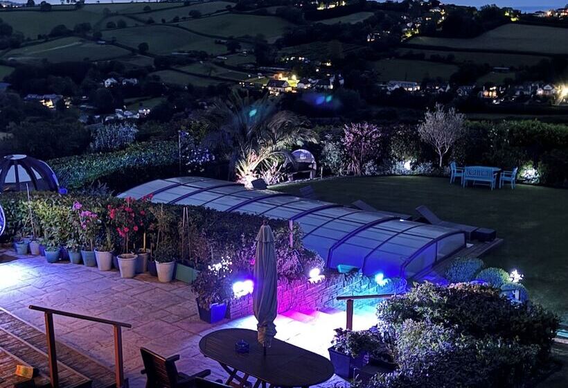 펜션 Halekulani Devon