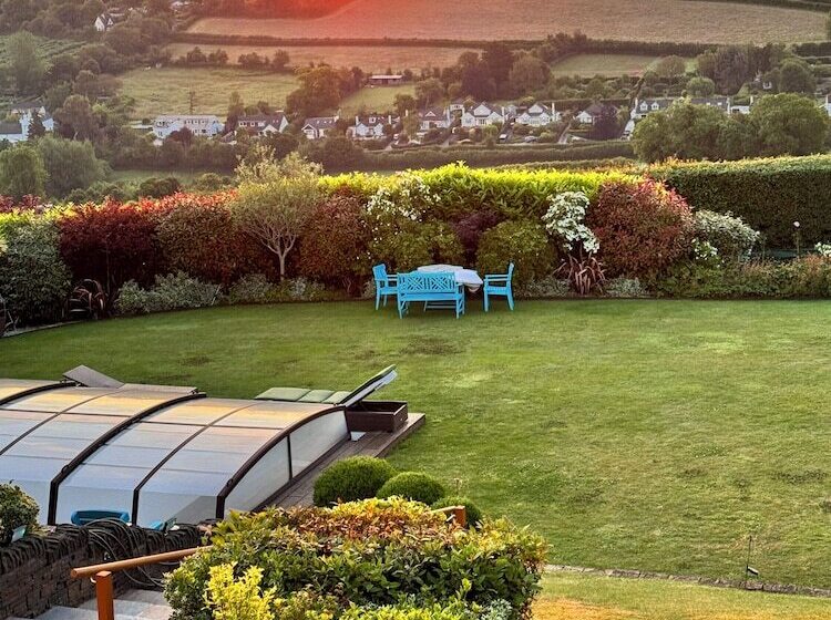 펜션 Halekulani Devon