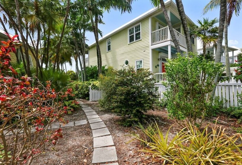 Place To Relax By Avantstay Shared Pool 3 Miles To Smather S Beach Month Long Stays Only