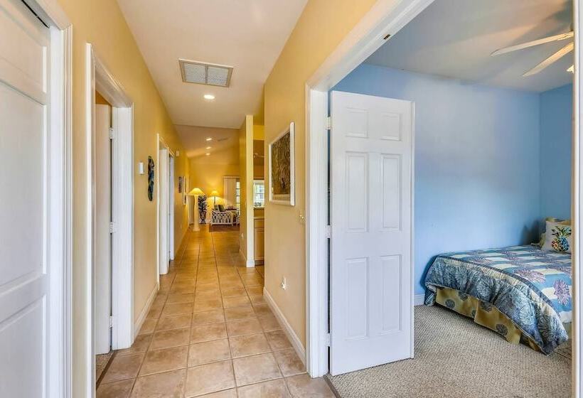 Place To Relax By Avantstay Shared Pool 3 Miles To Smather S Beach Month Long Stays Only