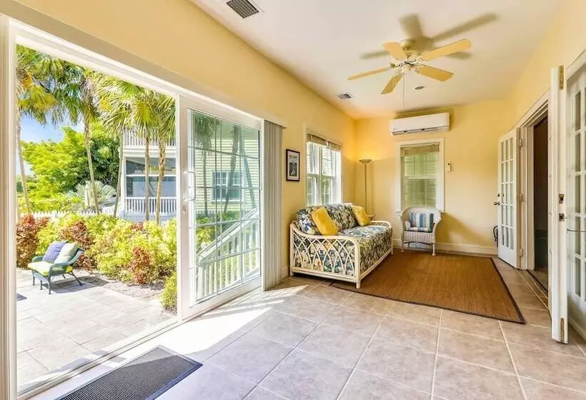 Place To Relax By Avantstay Shared Pool 3 Miles To Smather S Beach Month Long Stays Only