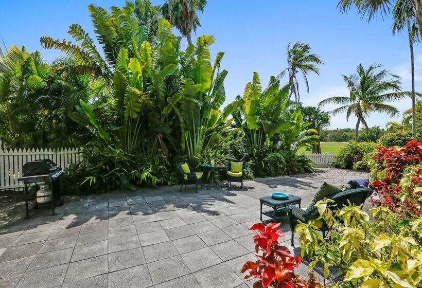 Place To Relax By Avantstay Shared Pool 3 Miles To Smather S Beach Month Long Stays Only