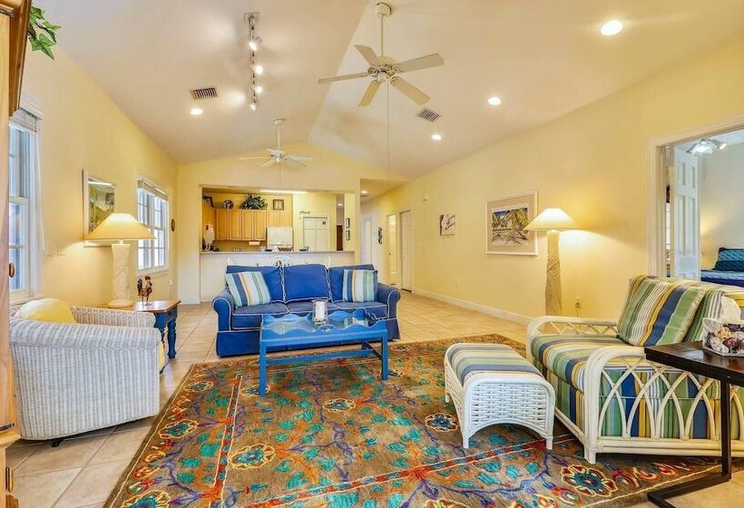 Place To Relax By Avantstay Shared Pool 3 Miles To Smather S Beach Month Long Stays Only