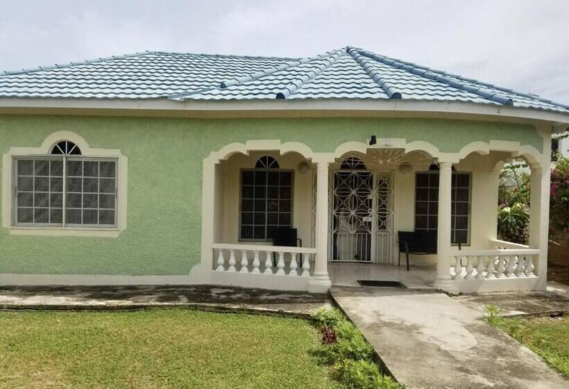 اقامتگاه Captivating 3 Bed House In Trelawny, Jamaica