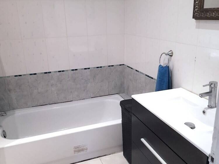 اقامتگاه Captivating 3 Bed House In Trelawny, Jamaica