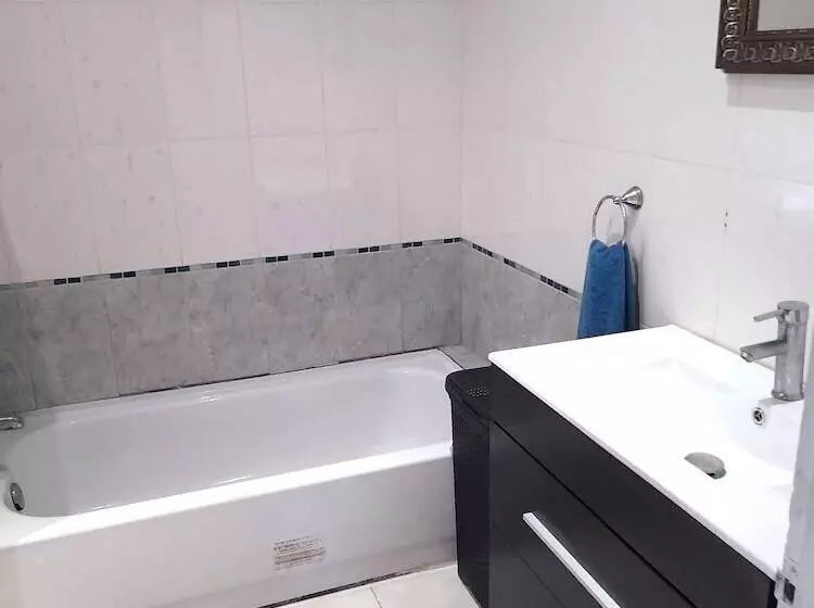 اقامتگاه Captivating 3 Bed House In Trelawny, Jamaica
