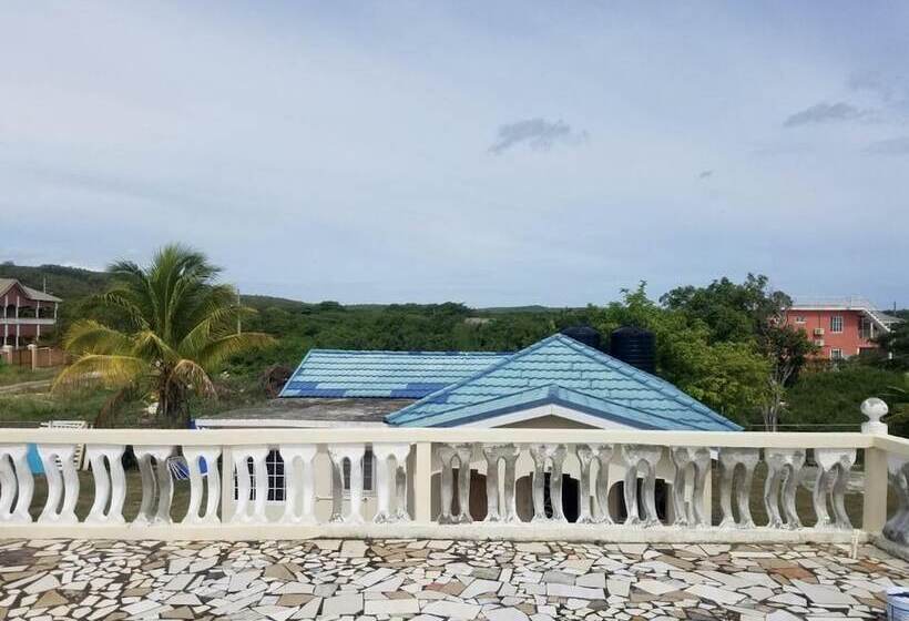 اقامتگاه Captivating 3 Bed House In Trelawny, Jamaica